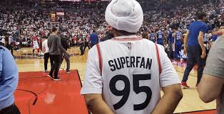 Raptors superfan reflects on hall of fame recognition, raptors season. Cnn Reporter S Amazing Thread On Raptors Superfan Nav Bhatia Goes Viral Offside