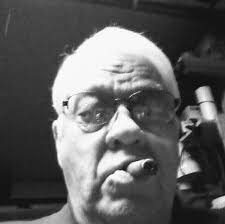 I sit down with The Allman Brothers Band & Gov't Mule guitarist, Warren  Haynes. We talk about his legendary career, Dave Matthews Band, The HORDE  Festival, The Trucks family, playing with Grateful