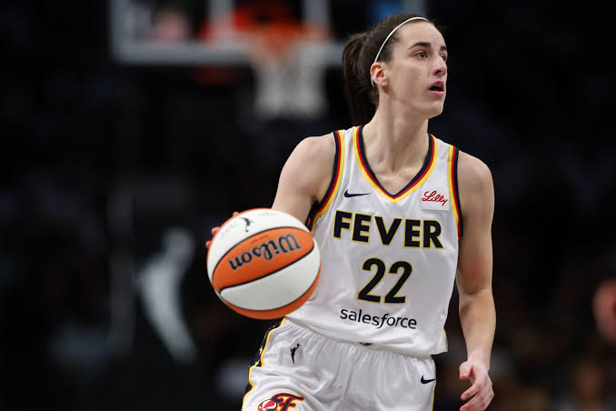 Banged-up Caitlin Clark heads to Seattle for her first game vs. Storm | The  Seattle Times