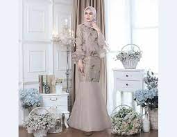 Lihat ide lainnya tentang gaun, wanita ⭐ 100+ inspirasi, tren dan model kebaya (modern, simpel, casual & elegan) 2021 terbaru yang simpel, casual dan elegan untuk pesta pernikahan. 38 Inspirasi Modis Baju Kebaya Duyung 2021