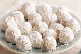 Les Polvorones Aux Noix Sont Des Biscuits A Base De Beurre Ou Saindoux Farine Sucre Glace Noix Moulues Et D Arom Kraft Recipes Recette Facile Idee Recette