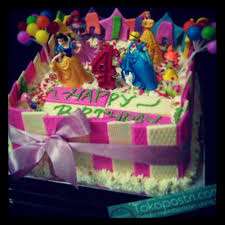 Faktanya kue hanya untuk orang kaya pada waktu itu. Kue Ulang Tahun Enak Di Bandung Dan Cimahi Kue Ulang Tahun Kue Ulang Tahun