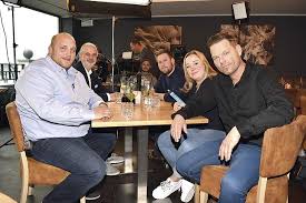 Maybe you would like to learn more about one of these? Mein Lokal Dein Lokal Auf Kabel Eins Das Restaurant Roof Im Bayside Hotel In Scharbeutz Tritt Beim Tv Duell An Tdf Strand Der Reporter
