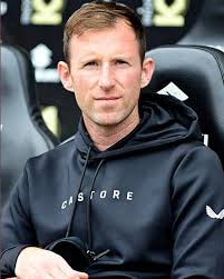 Mike Williamson » Bilanz unter arbitre Roger East