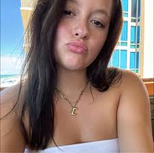 What is the difference between Taylor Swift's original recordings and her  re-recorded versions?