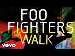 A million miles away your signal in the distance to whom it may concern i think i lost my way getting good at starting over every time that. Letras De Canciones Foo Fighters Walk Wattpad