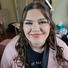 Stunning bride from Friday!😍 Makeup done by me! Hair done by  @angelamangano_beauty . . . . #weddinginspo #bridalmakeup #bridalhair  #fallwedding #fallweddinginspo #bride #weddingwire #theknot #behindthechair  #stunningbride #wrenthamsalon #wrenthamma ...