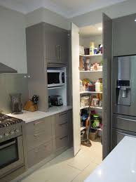 Sehen Sie Sich Die Fotos Von Neuen Kuchen Renovierungen Und Tischlereien An Die Die Fotos Kuchen Ne Innenarchitektur Kuche Kuche Grundriss Haus Kuchen