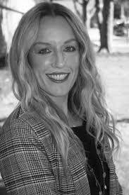 Leanne Cobb's Instagram, Twitter & Facebook