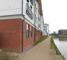 Built alongside the canal, the stratford upon avon project is a hotel with 130 bedrooms, and retail units on the ground floor. Good Canalside Location Picture Of Premier Inn Stratford Upon Avon Waterways Hotel Stratford Upon Avon Tripadvisor