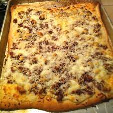 Breakfast Pizza Pillsbury Pizza Dough Packet Of White Country Gravy Mix Breakfast Sausage Scrambled Eggs And Mozzar Recipes Breakfast Pizza Brunch Recipes