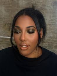 Good morningggg 🤍 I am the owner of A glow by Chloe based in Old Town  Swindon. I have a few limited dates available for makeup appointments this  year but my diary