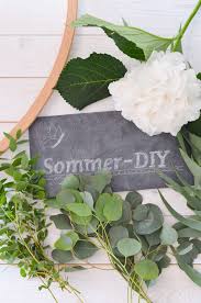 Jetzt stöbern, preise vergleichen und online bestellen! Floral Hoop Trendige Diy Dekorationsidee Fur Hochzeit Und Sommerfeste Blumigo