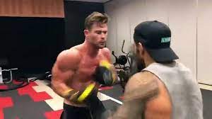 Waititi and thor star chris hemsworth confirming they are kicking off filming in australia on tuesday. Chris Hemsworth Thor 4 Training Video Dailymotion