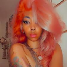 Bee Jones (@honeybruja)