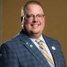 The Arnold's are headed to Des Moines!!! I will be working