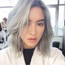 The Scene Stealing Hair At Gucci Resort Model Marga Esquivel S Silvery Gray Color Short Silver Hair Silver Hair Highlights Hair Styles