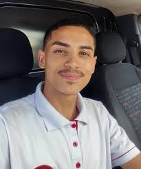 Feliz aquele que vê a felicidade dos outros sem sentir inveja 🚛🥷👽