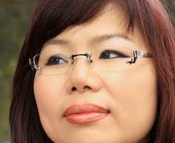 Văn chương +: NHÀ VĂN THIÊN SƠN: BÌNH NGUYÊN TRANG “MỞ CÁNH MỘT LOÀI HOA”