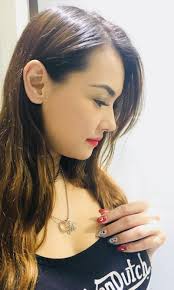 Dia menyabet peran utama film garapan maxima picture. Pin On Model Pakaian