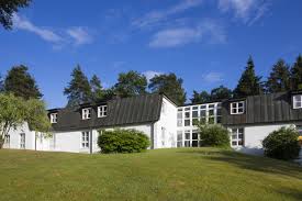 $64 per night (latest starting price for this hotel). Unser Haus Ver Di