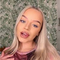 Kelsie Wright's Instagram, Twitter & Facebook