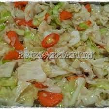 Tumis bawang putih sampai garing, asingkan dalam bekas lain. Resepi Sayur Kobis