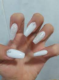 Ver más ideas sobre uñas blancas, disenos de unas, manicura. Unas Acrilicas Blancas Unas Acrilicas Blancas Manicura De Unas Unas De Maquillaje