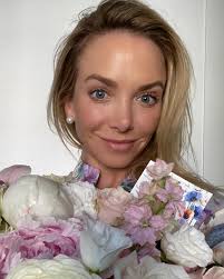 Happy Mother's Day! 🫶 💐 🫶 Love you to the 🌙 and back! ✨