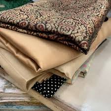 Bukan satu jenis malah ada pelbagai lagi jenis kain seperti: Kain Songket Pengantin Jakel