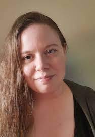 Lori Range's Instagram, Twitter & Facebook