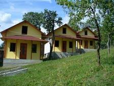 Incalzirea se face cu sobe de teracota, pe lemne. Minicomplex Case De Vacanta De Vanzare In Cornu Prahova Dvc021 Dragomstar Imobiliare Consulting Srl