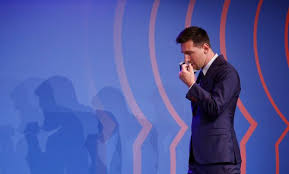 Neymar da la bienvenida a messi 3aktqjawtlipam