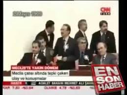 Ziya kavakçı'nın kızı olan merve kavakçı, 18 nisan 1999 seçimlerinde i̇stanbul 1. Bulent Ecevit Ten Basortulu Vekil Merve Kavakci Ya Bu Hanima Haddini Bildiriniz Cagrisi Youtube