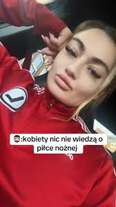 Ana Ann (@anaann030)