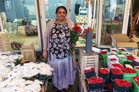 Monica cirstea, camelia tudor, isabella maldaianu grupa: VanzÄtorii De Flori Din BucureÈti Prin Ochii Unei Tipe Care A Vrut SÄ Èi InvingÄ Teama De BÄrbaÈi