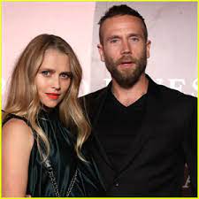 Teresa mary palmer is an australian actress, writer, model, and film producer. Teresa Palmer Husband Mark Webber Welcome Baby Girl Find Out Her Name Birth Celebrity Babies Mark Webber Poet Palmer Teresa Palmer Just Jared