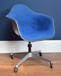 vintage herman miller eames shell chair aluminium group mid century shell chair chair comfy leather chair