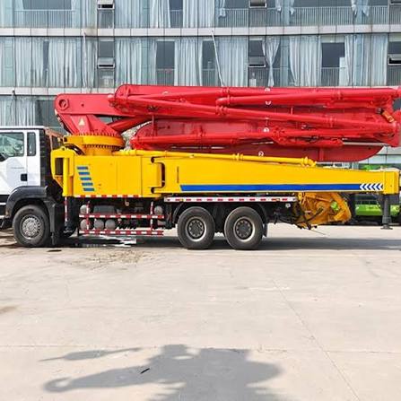 Bell B40D 6x4 Off-Highway Truck