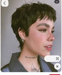 Jill Peake's Instagram, Twitter & Facebook