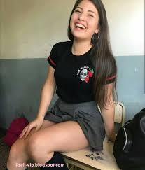 Liseli Ifsa Kizlar Giyim Selfiler
