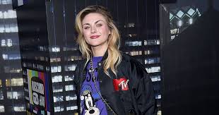 Frances Bean Cobain On 25th Anniversary Of Dad Kurt Cobain S Death