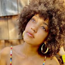 Bella Freeman-Moule (@bfmoule) • Instagram photos and videos