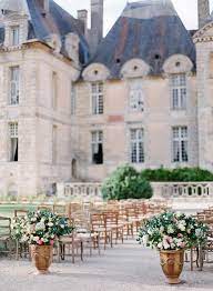 Elegant Organic Destination Wedding At A French Chateau Ruffled Outdoor Wedding Venues French Chateau Weddings Outdoor Wedding