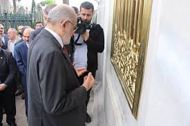 Milli görüş lideri erbakan chp'ye karşı uyarmıştı ama vefatından sonra saadet partisi'nin cb adayı mr. Karamollaoglu Secim Startini Eyupsultan Dan Verdi Ntv
