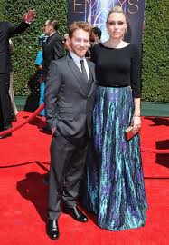 Tall man and short woman. 53 Female Celebrities Who Ve Been With Shorter Men Tall Women Fashion Tall Women Tall Girl Short Guy