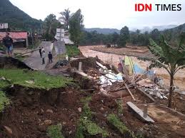 Daftar kecamatan dan kelurahan di kabupaten bogor, adalah sebagai berikut: Akses Jalan Lebak Bogor Terputus Akibat Jembatan Penghubung Rusak