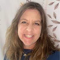 Kelly Beeson's Instagram, Twitter & Facebook