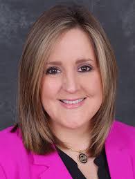 Holmes mourns loss of beloved employee Willie Chambers Hood presents  lecture as Humanities Teacher of the Year Six students name