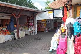 Wir beziehen alle waren direkt von herstellern, marken oder deren distributeuren. Polenmarkt In Bad Muskau Das Etwas Andere Shopping Erlebnis Seniortraveller De Reiseblog Fur Den Zweiten Reisefruhling